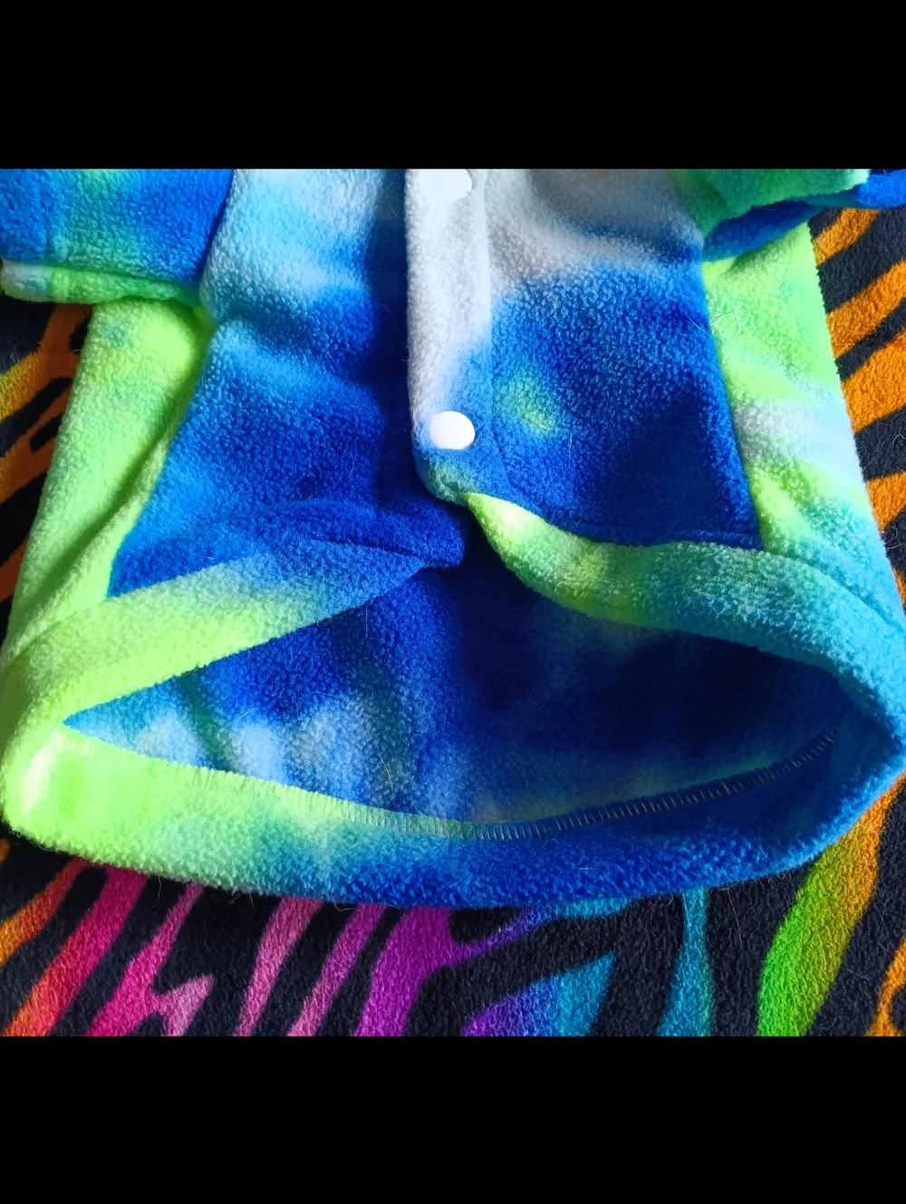 💙💚 Tie Dye Neon Dog Hoodie Sweater Button Up Faux Fleece Small Blue Green